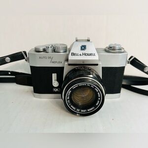 Vintage Bell & Howell Auto 35/ Reflex Camera